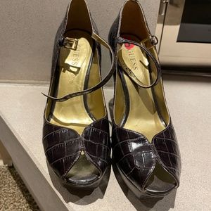 Guess Stiletto Peep Toe Shoe Size 6